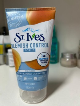 ST. lves blemish control scrub